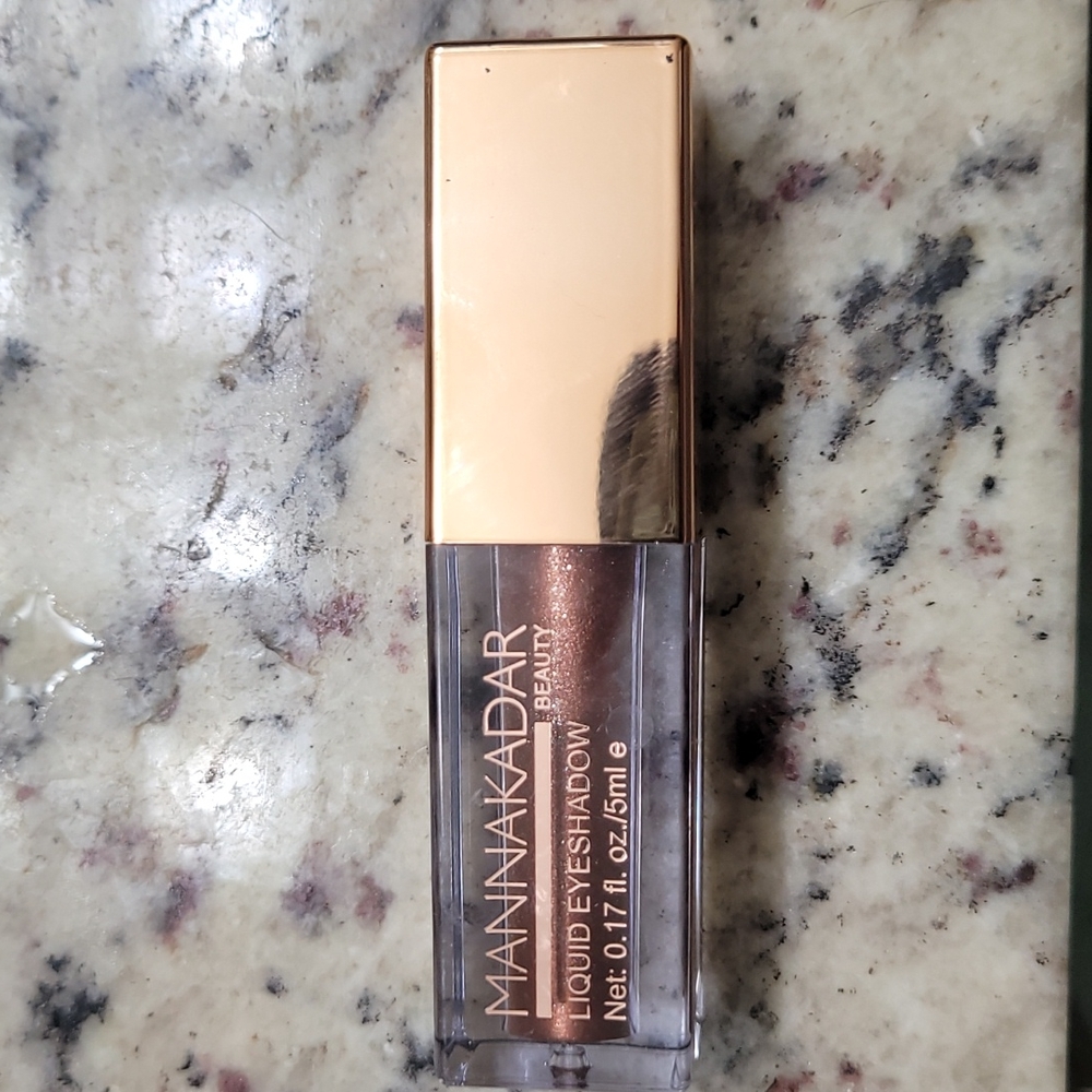 Mannakadar liquid eyeshadow